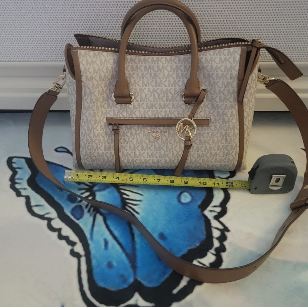 Micheal kors purse